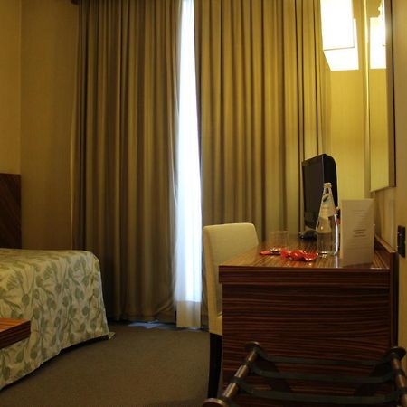 Mh Hotel Piacenza Fiera Extérieur photo