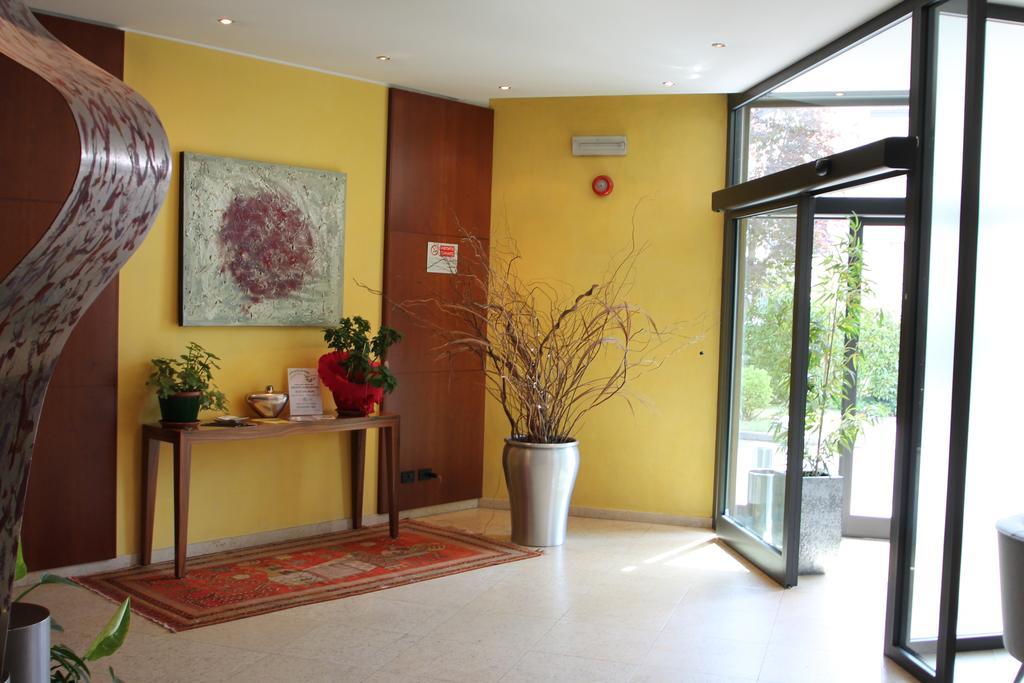 Mh Hotel Piacenza Fiera Extérieur photo
