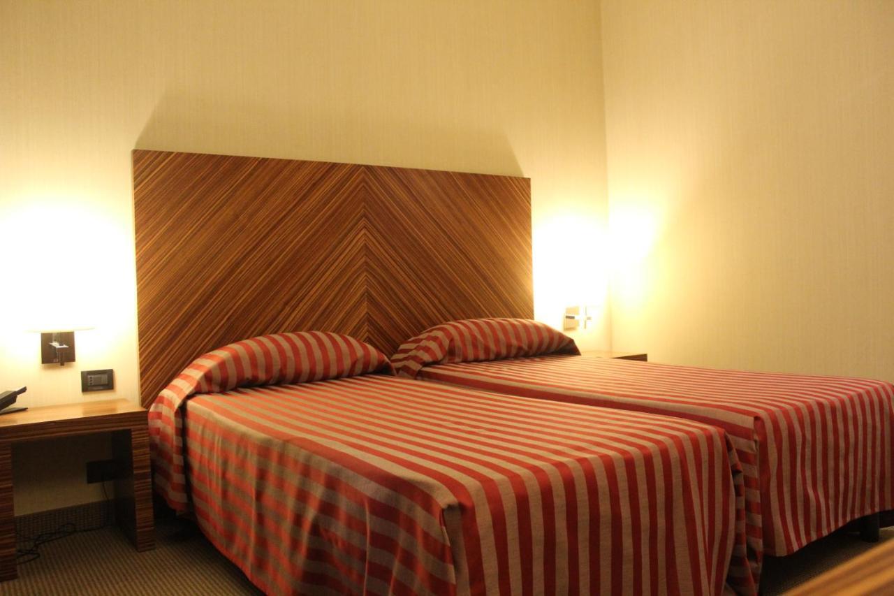 Mh Hotel Piacenza Fiera Extérieur photo