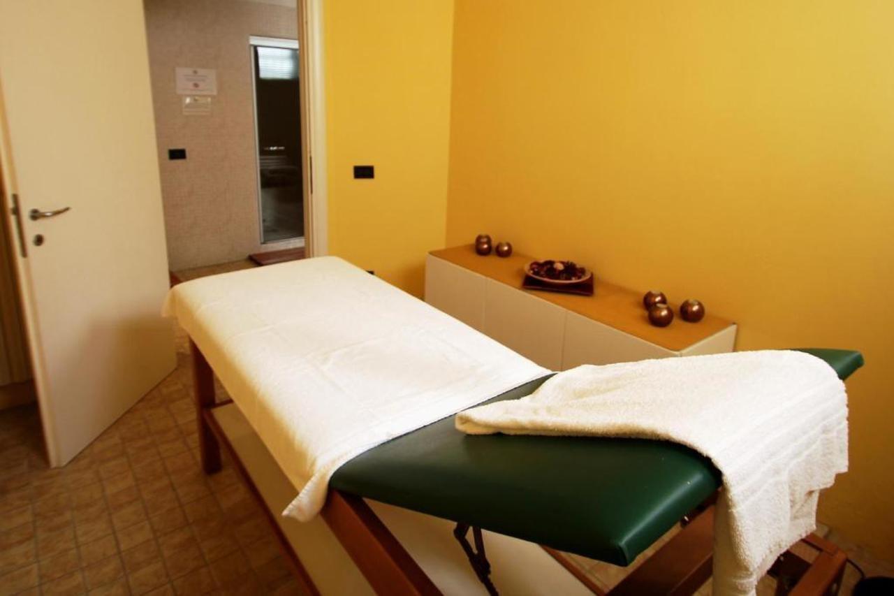 Mh Hotel Piacenza Fiera Extérieur photo