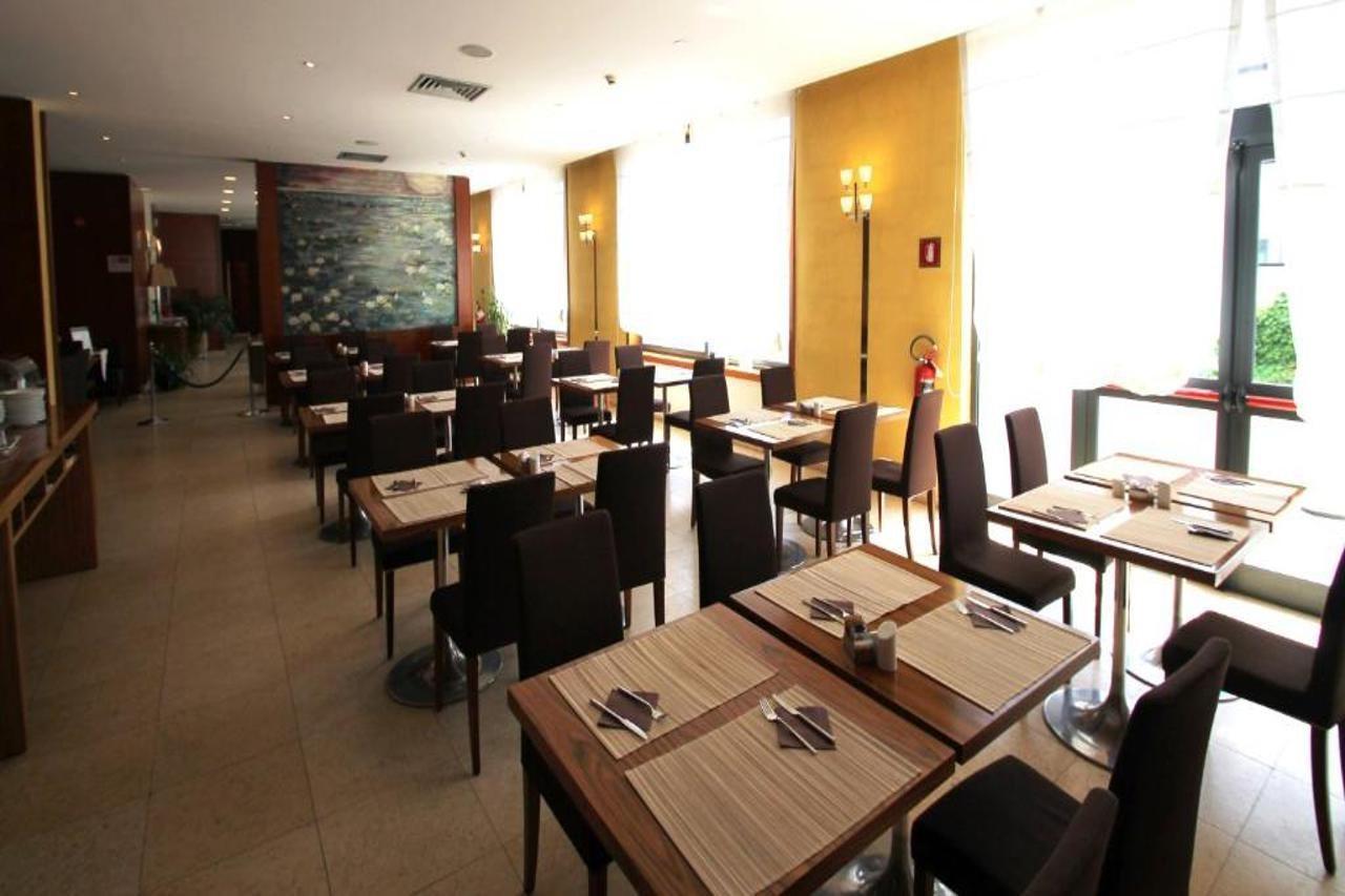 Mh Hotel Piacenza Fiera Extérieur photo