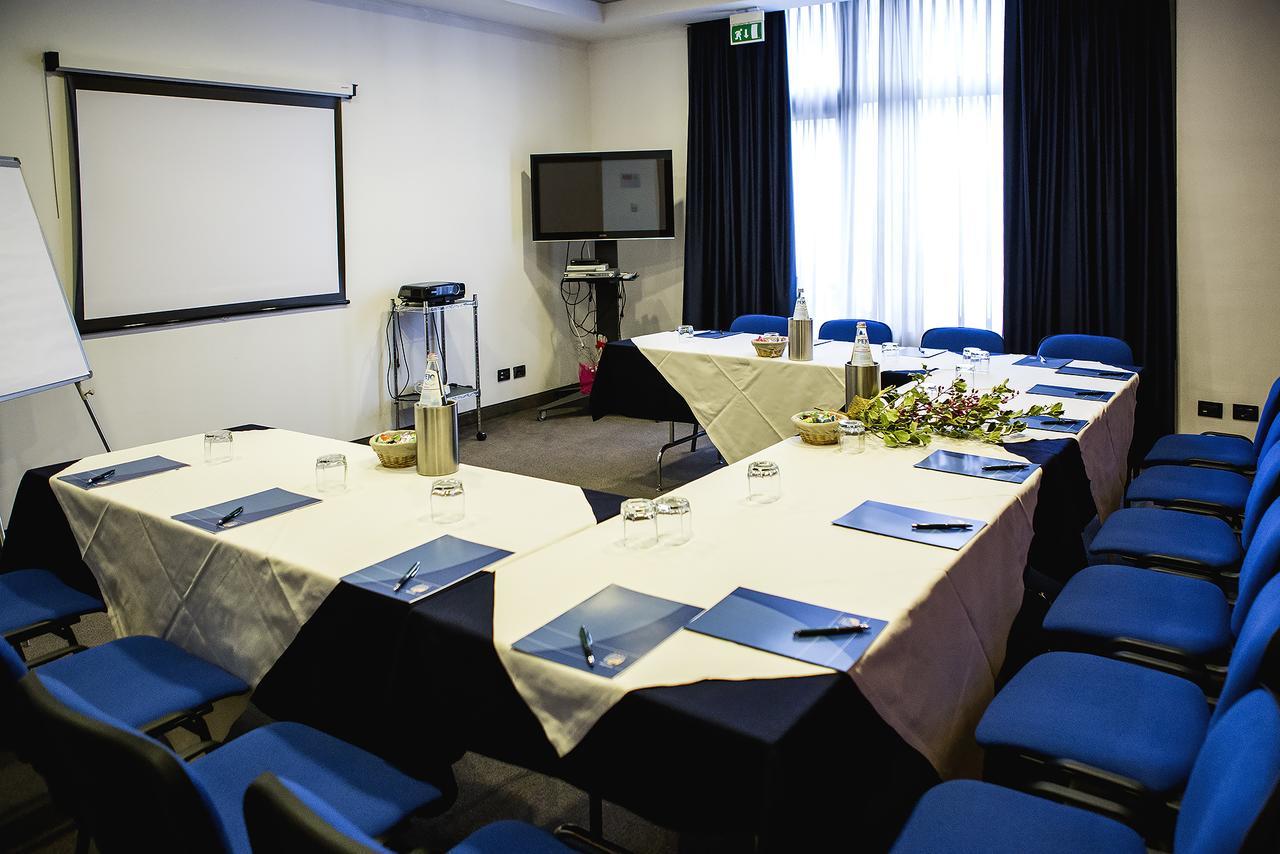 Mh Hotel Piacenza Fiera Extérieur photo
