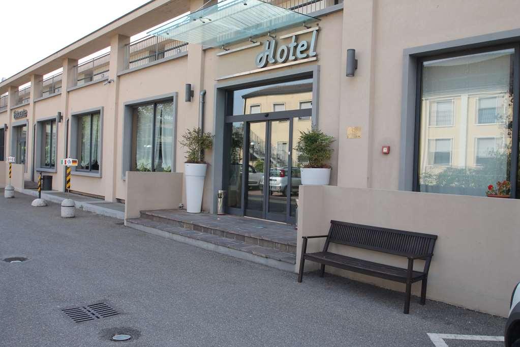 Mh Hotel Piacenza Fiera Extérieur photo